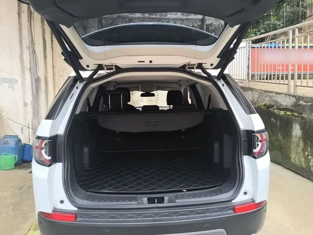 Land Rover Discovery Sport 2017 — фото 19