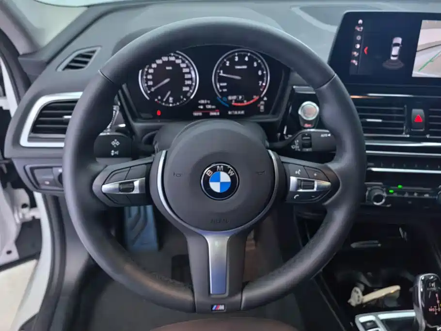BMW 1 Series 2022 — фото 15