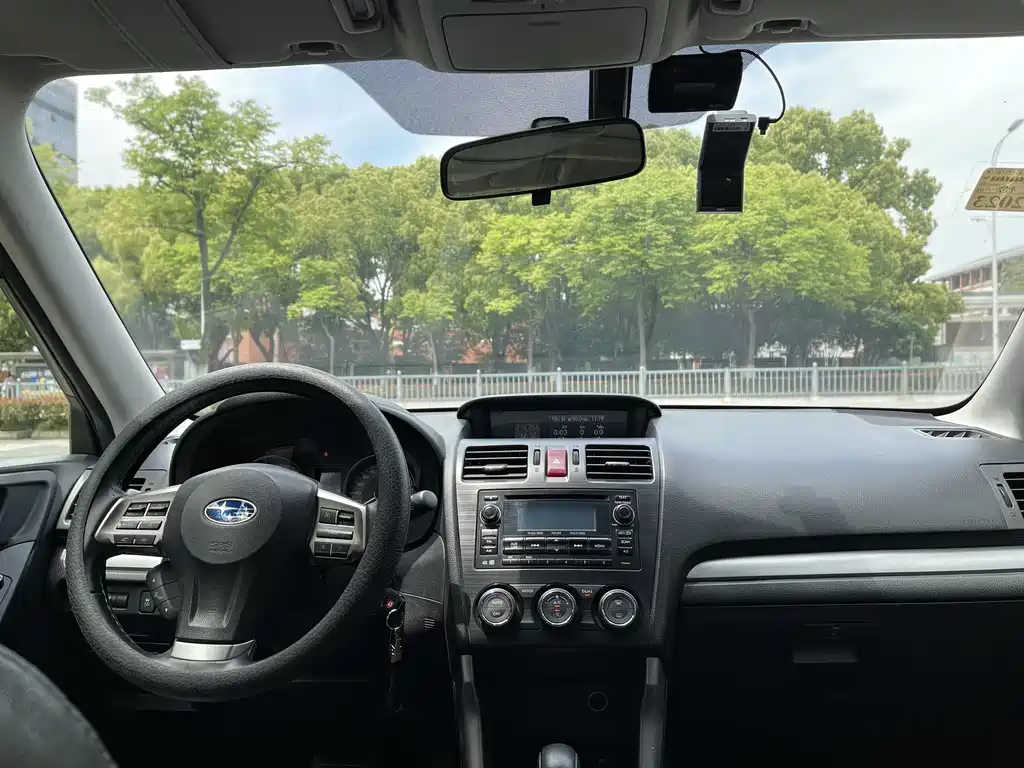 Subaru Forester 2015 — фото 7