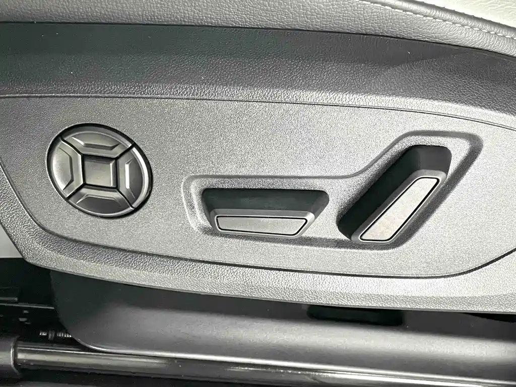 Audi Q3 2023 — фото 18