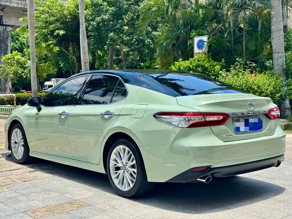 Toyota Camry 2020 — фото 7