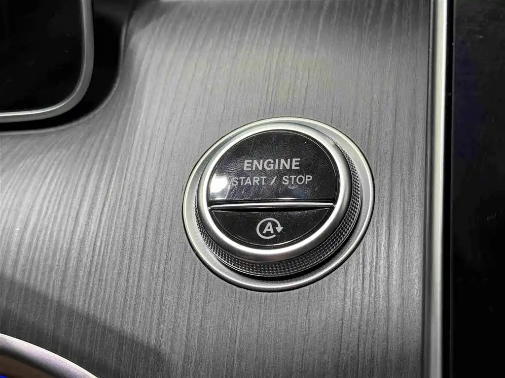 Mercedes-Benz C-Class 2023 — фото 14