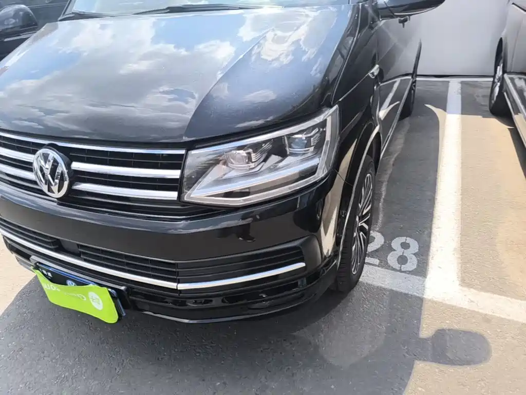 Volkswagen Multivan 2018 — фото 24
