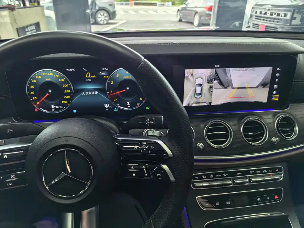 Mercedes-Benz E-Class 2023 — фото 12