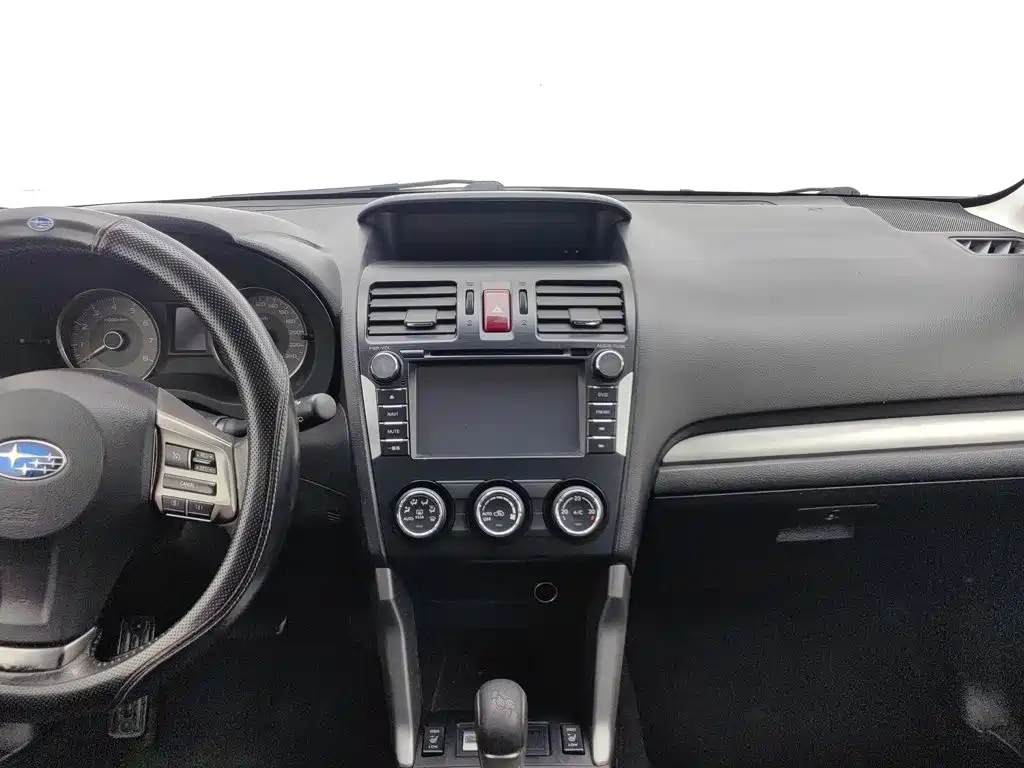 Subaru Forester 2015 — фото 12