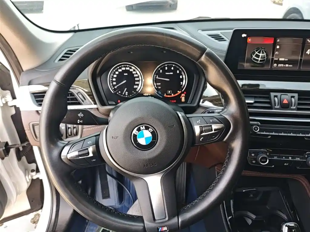 BMW X1 2021 — фото 11