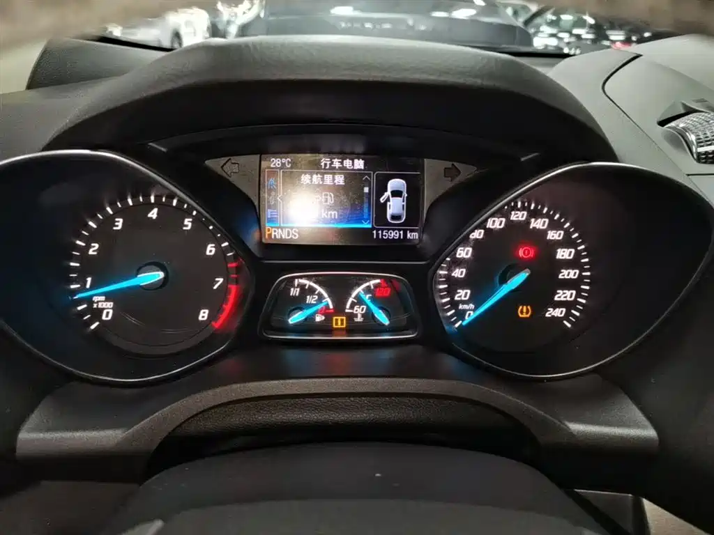 Ford Kuga 2015 — фото 12