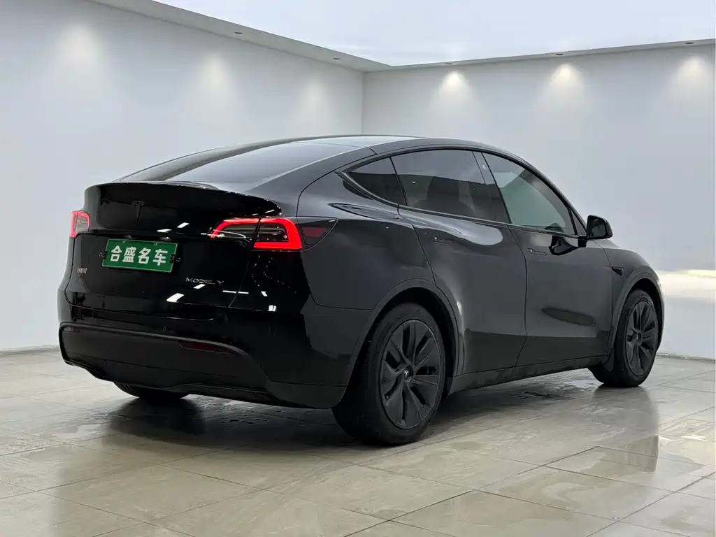 Tesla Model Y 2022 — фото 12