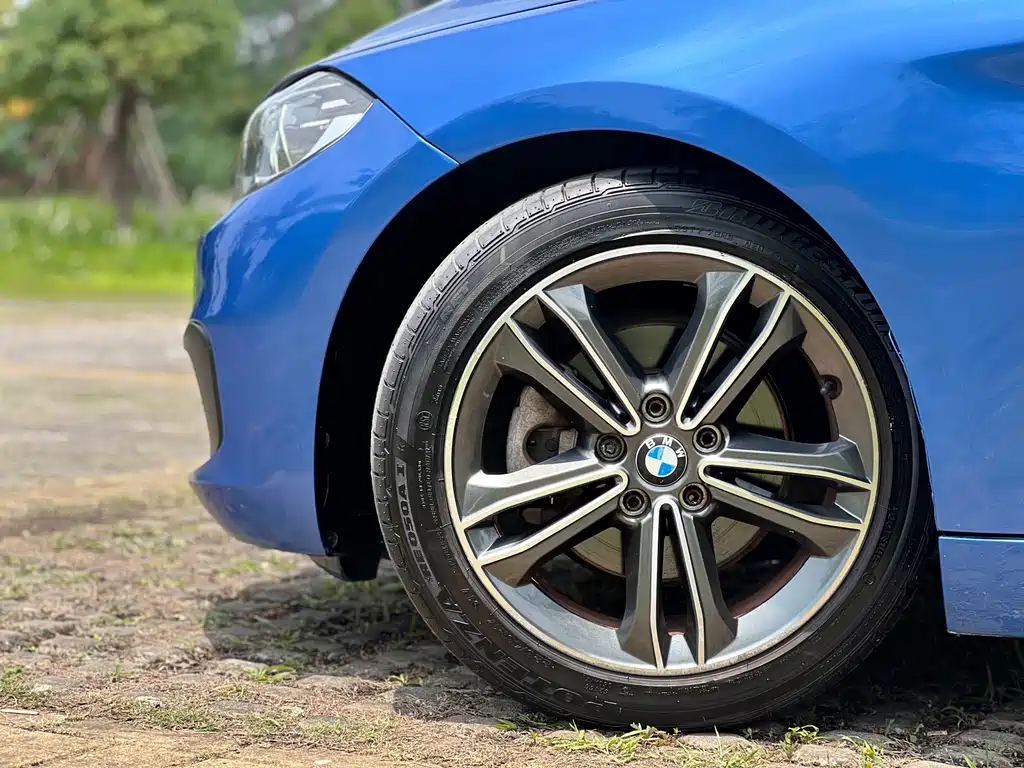 BMW 1 Series 2018 — фото 17
