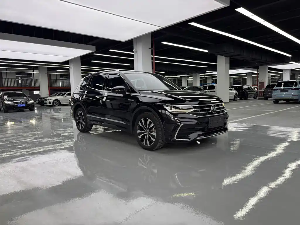 Volkswagen Tiguan L 2022 — фото 15