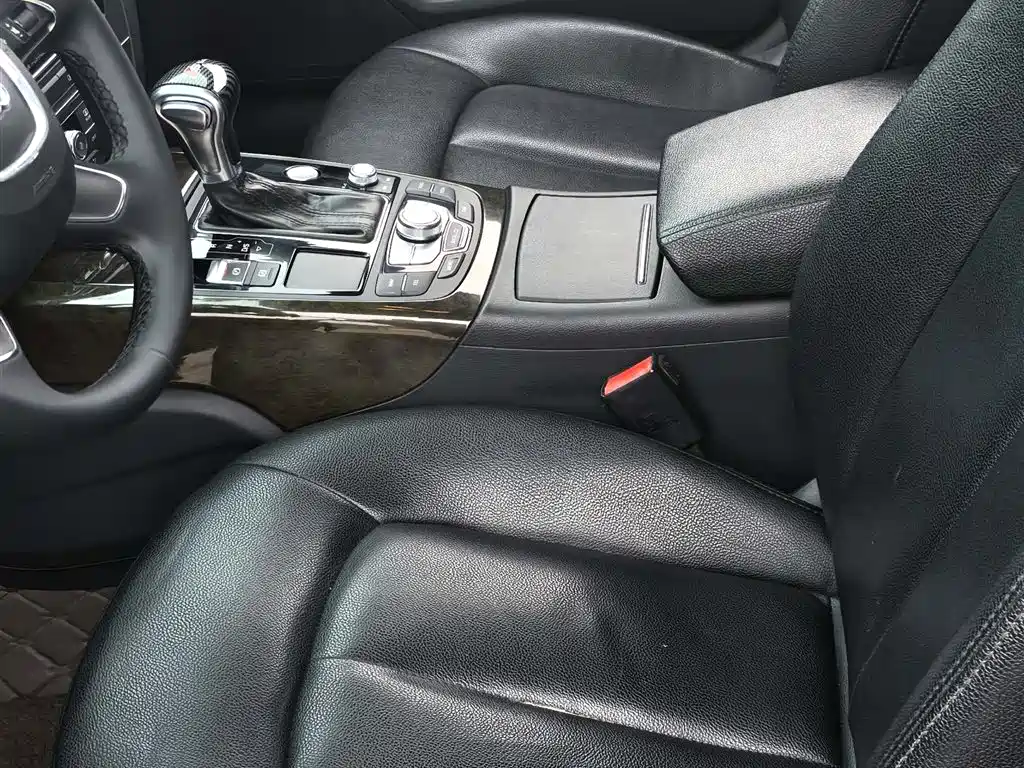 Audi A6L 2013 — фото 12