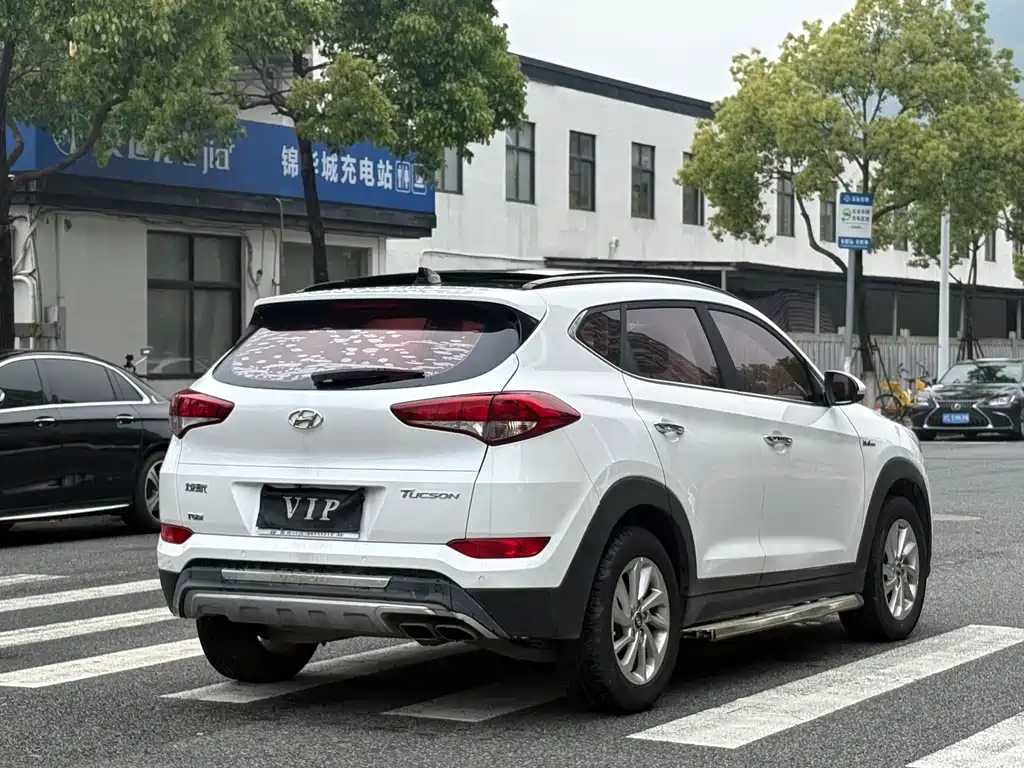 Hyundai Tucson 2017 — фото 15