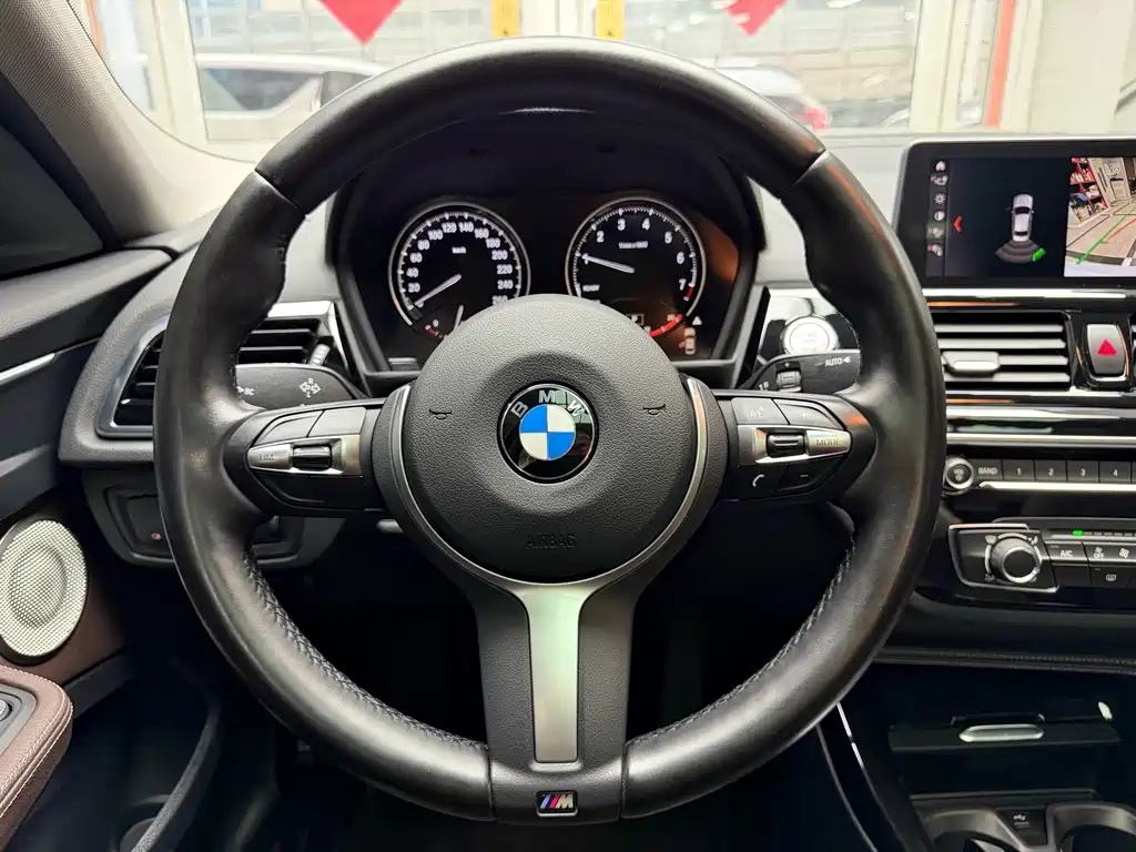 BMW 1 Series 2021 — фото 17