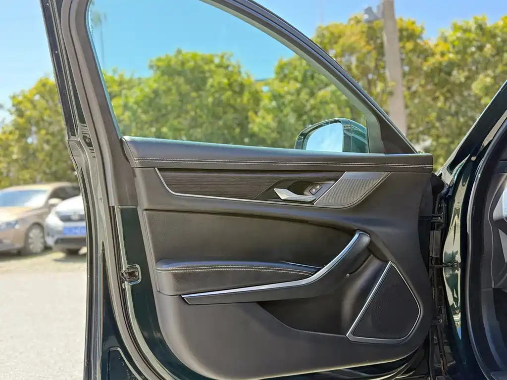 Jaguar XFL 2022 — фото 18