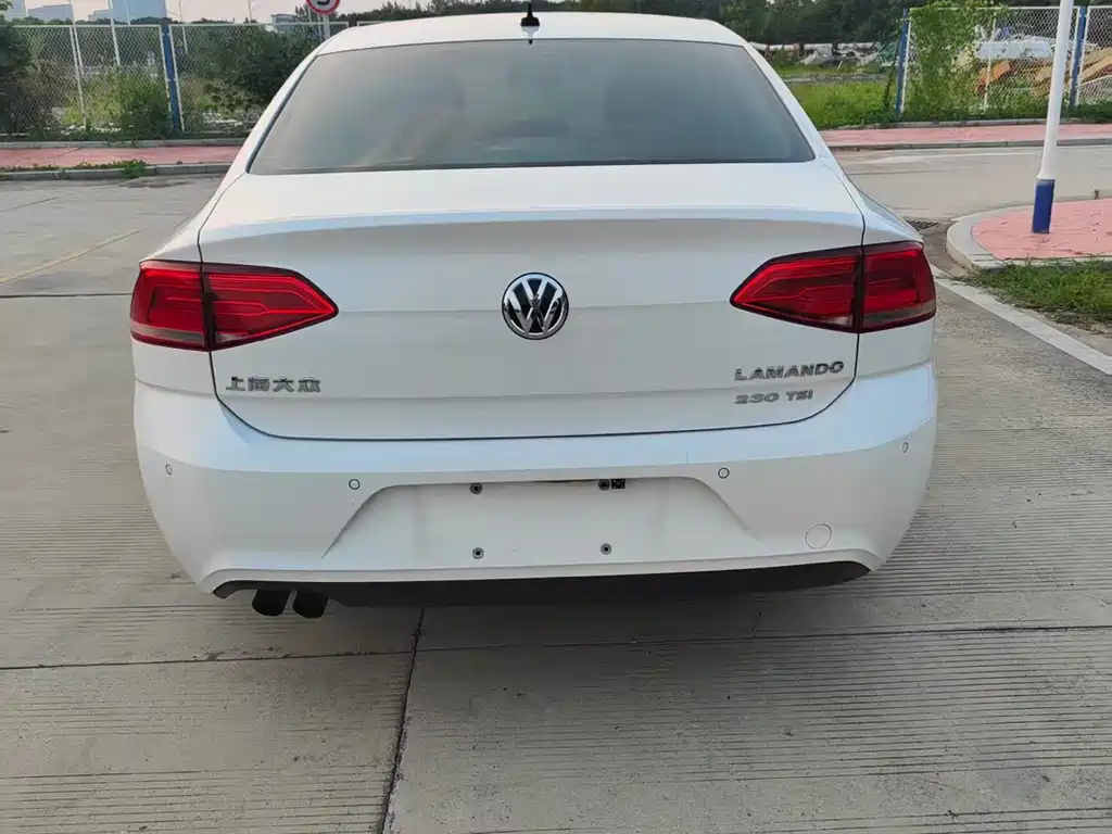 Volkswagen Lamando 2015