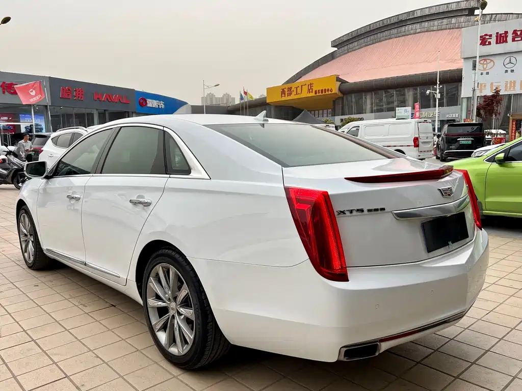 Cadillac XTS 2015 — фото 24
