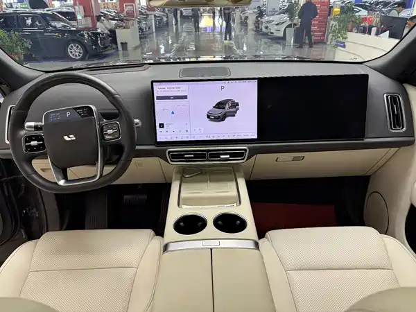 Li Auto L8 2024