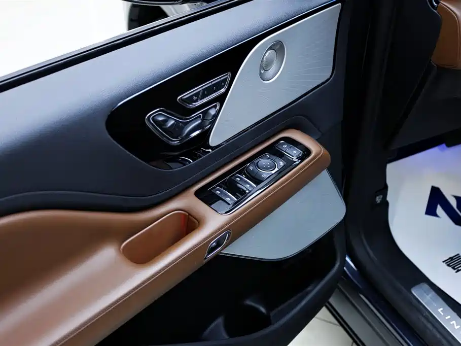 Lincoln Aviator 2022 — фото 17