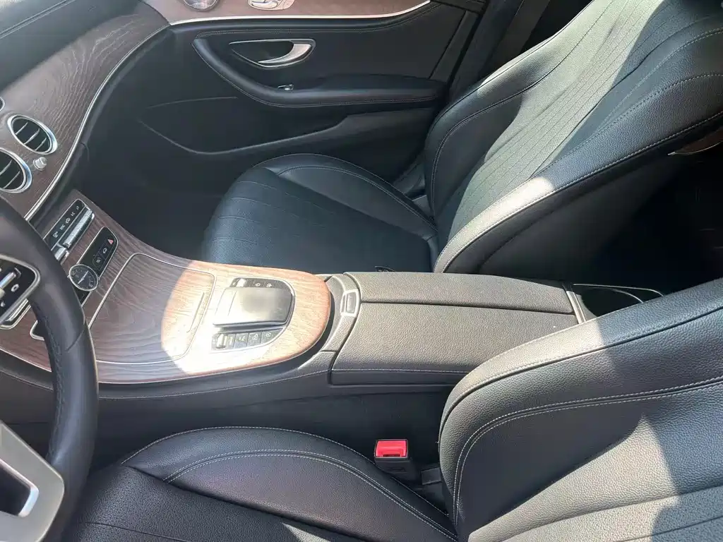 Mercedes-Benz E-Class 2019 — фото 14