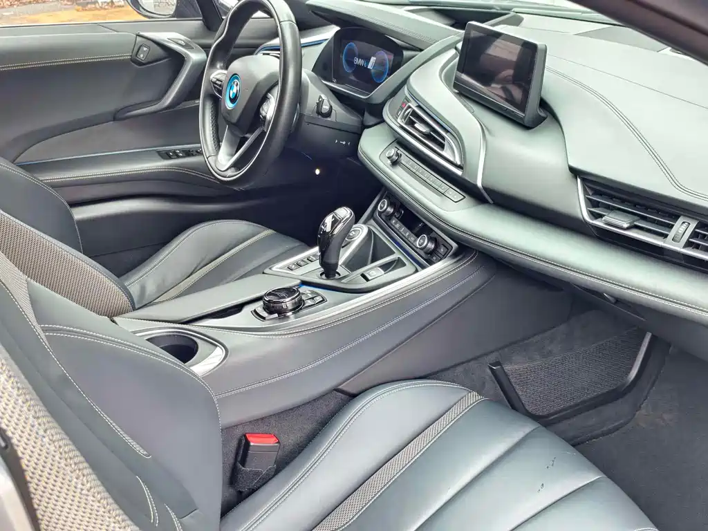 BMW i8 2018 — фото 17