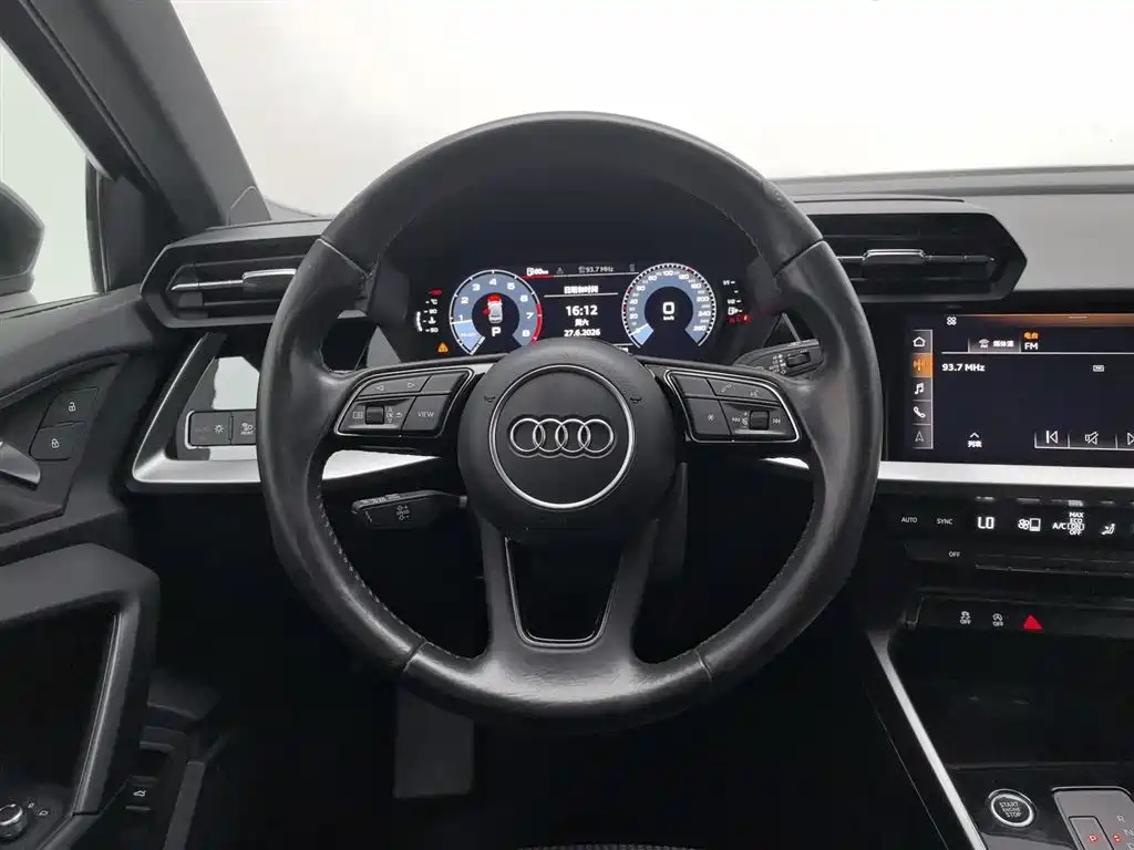Audi A3 2021 — фото 11