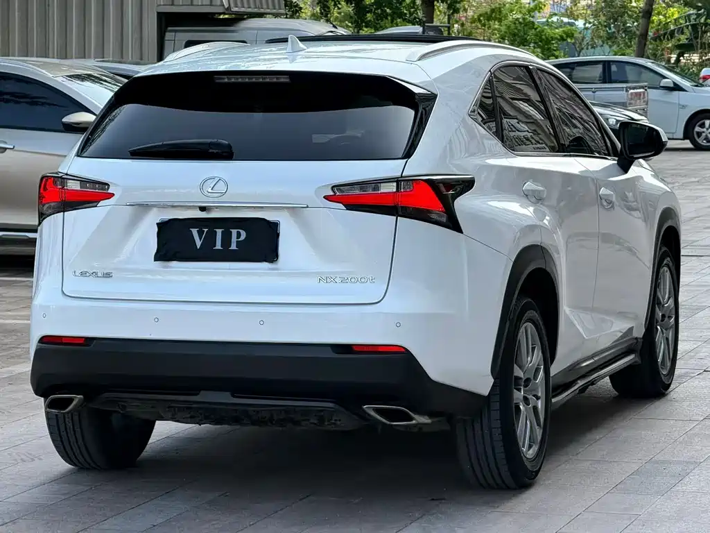 Lexus NX 2017 — фото 9