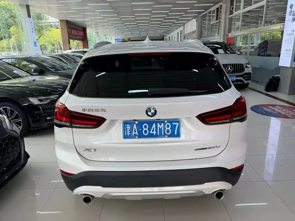 BMW X1 2022 — фото 8
