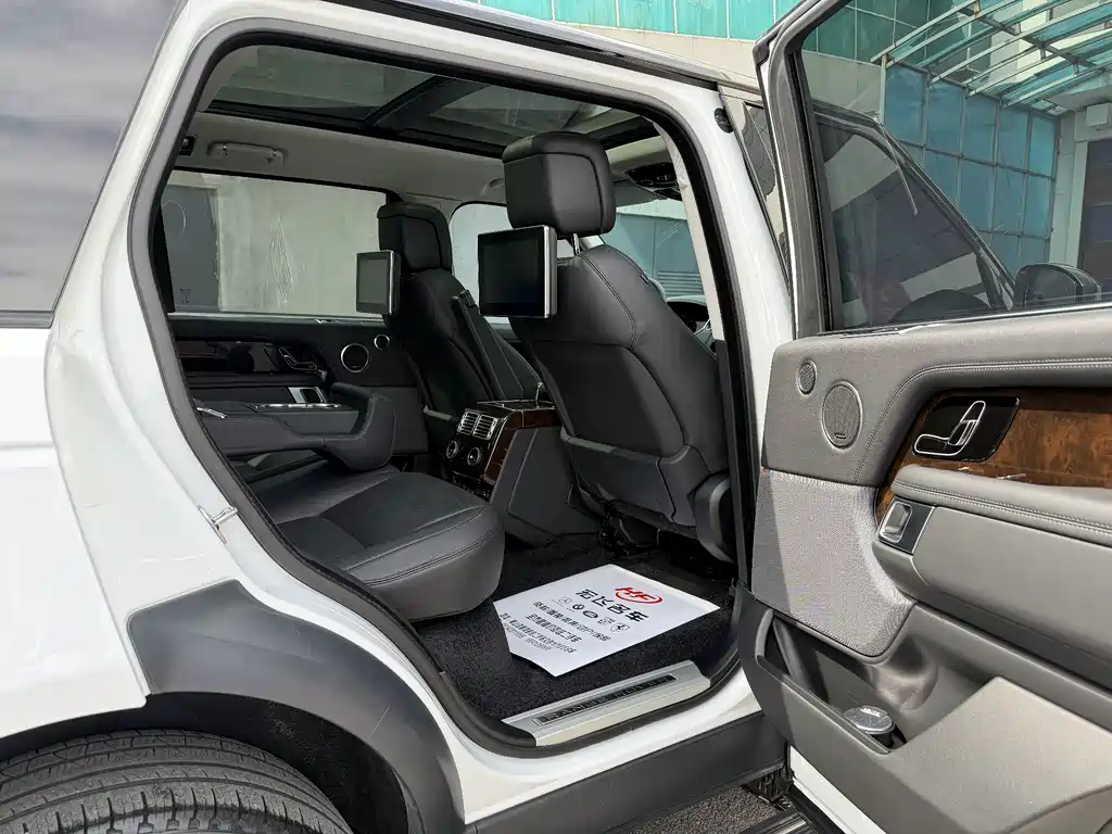 Land Rover Range Rover 2021 — фото 10