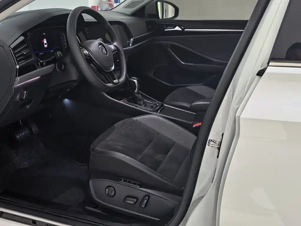 Volkswagen Sagitar 2022