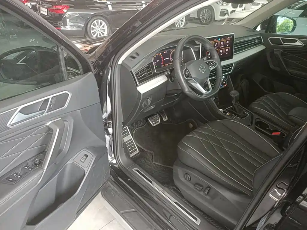 Volkswagen Tiguan L 2023 — фото 16