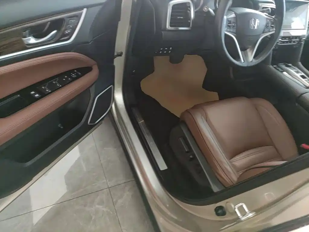 Honda UR-V 2017 — фото 16