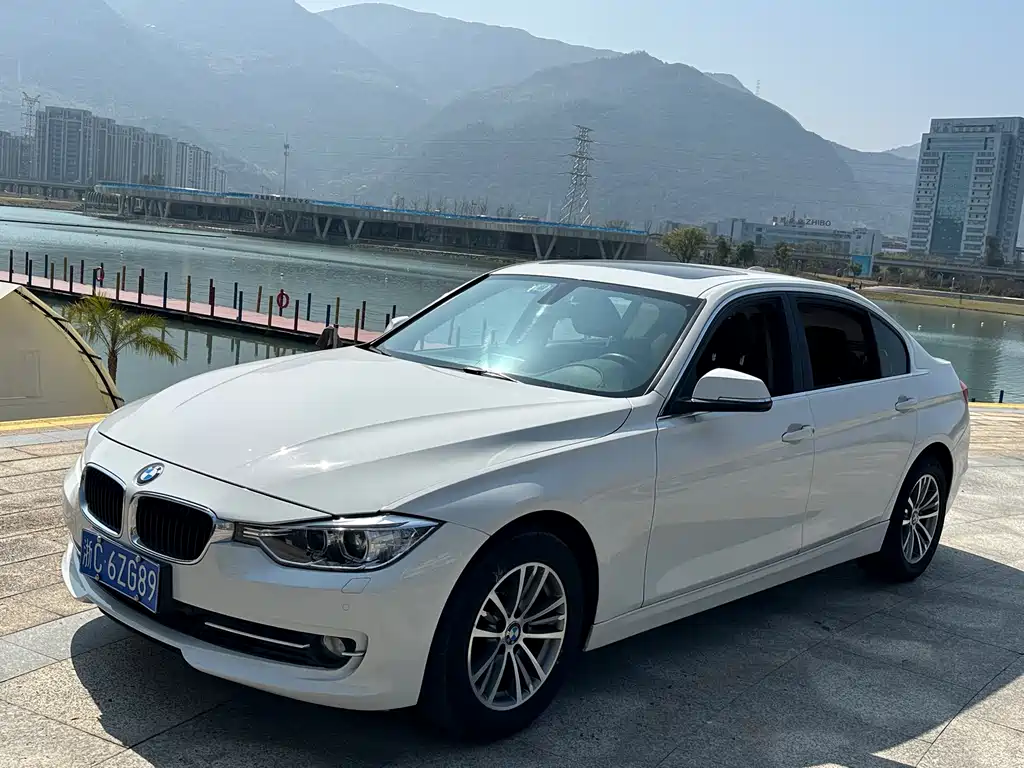 BMW 3 Series 2013 — фото 1