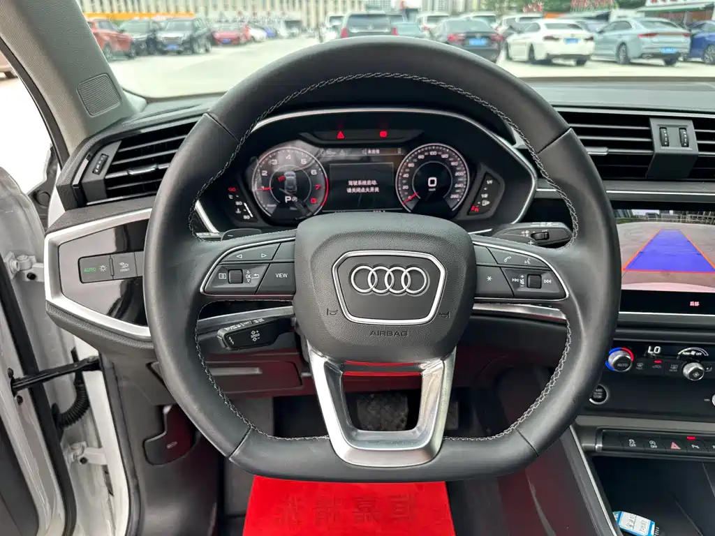 Audi Q3 2022 — фото 12