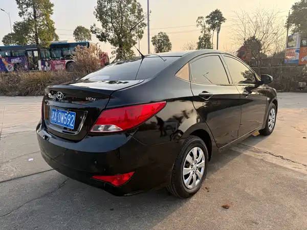 Hyundai Accent 2014