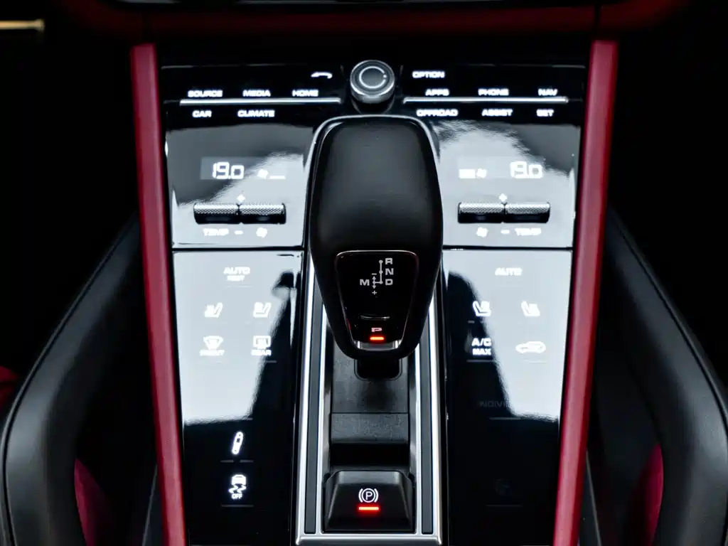 Porsche Cayenne 2023 — фото 17