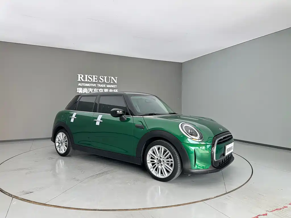 MINI MINI 2022
