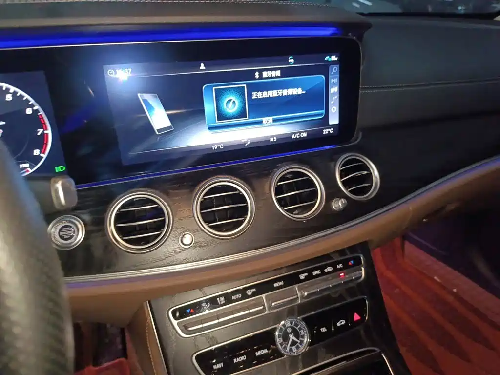 Mercedes-Benz E-Class 2019 — фото 14