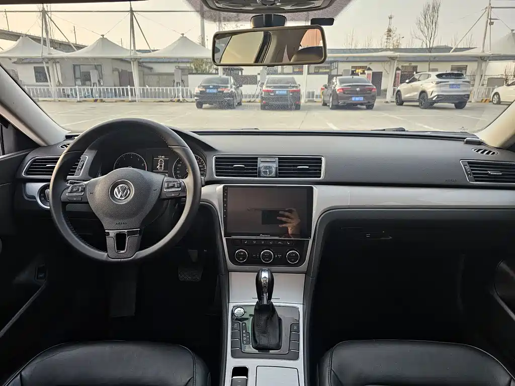 Volkswagen Passat 2016 — фото 11