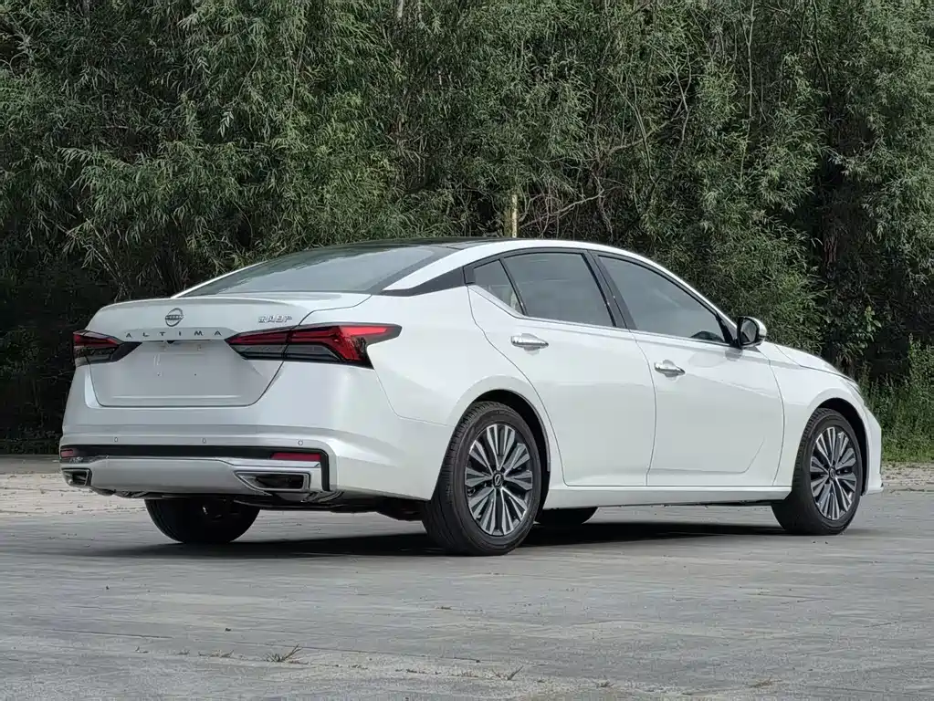 Nissan Teana 2026