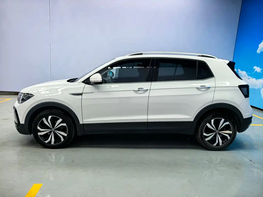 Volkswagen T-Cross 2021 — фото 9