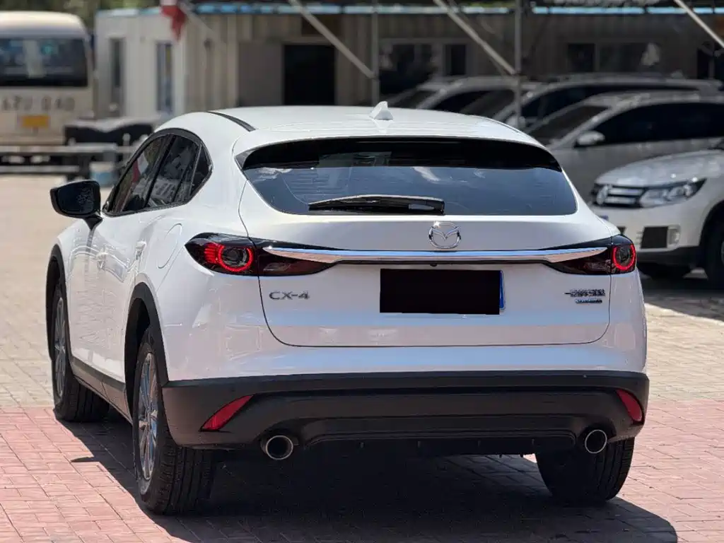 Mazda CX-4 2023