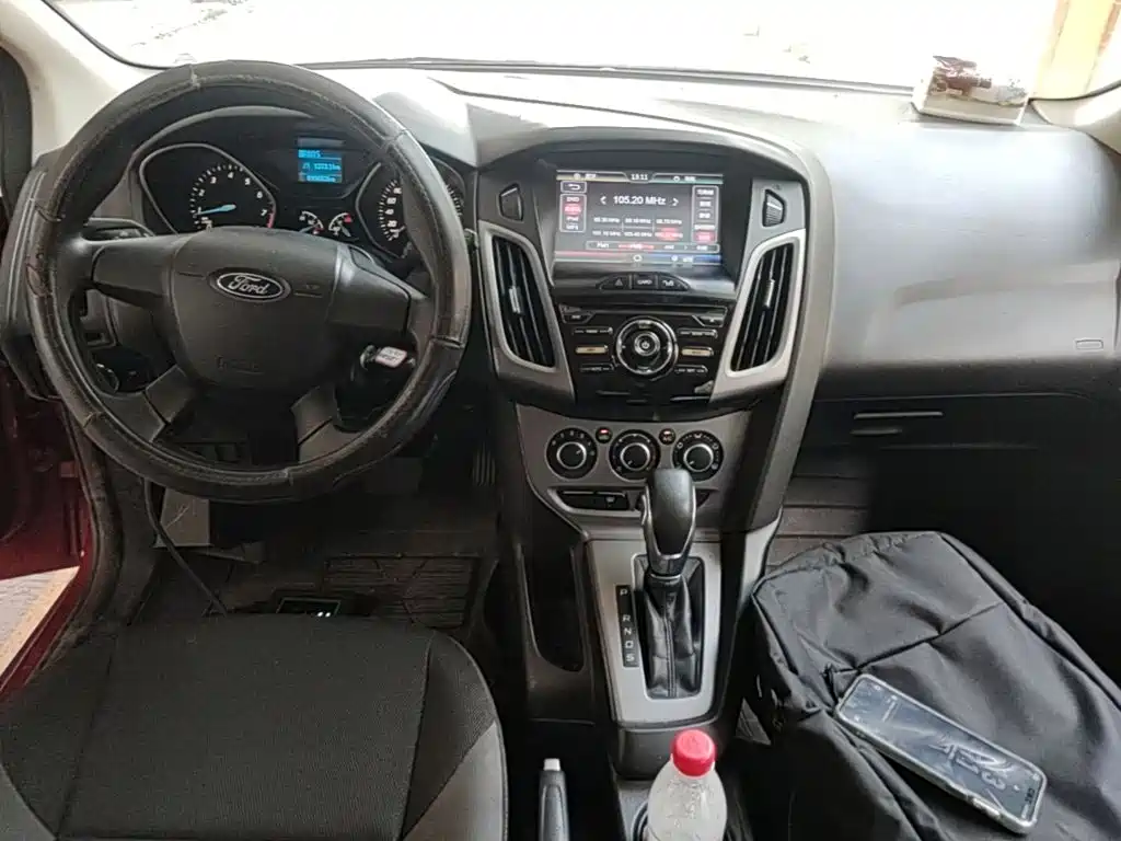 Ford Focus 2015 — фото 10