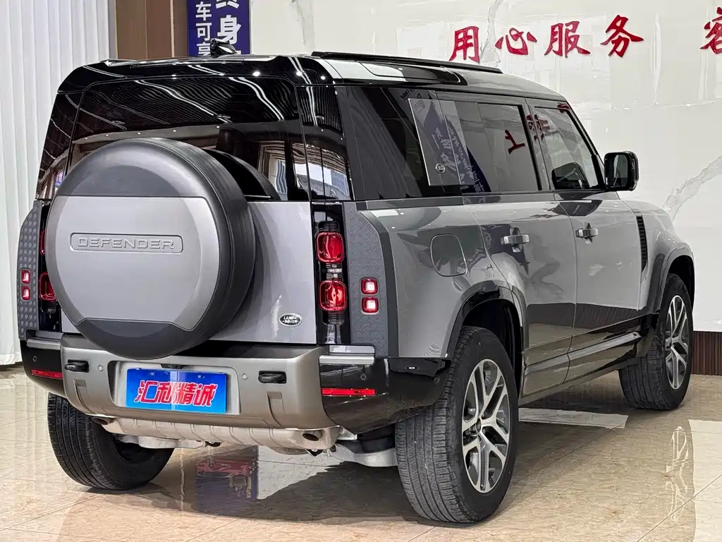 Land Rover Defender 2022 — фото 26