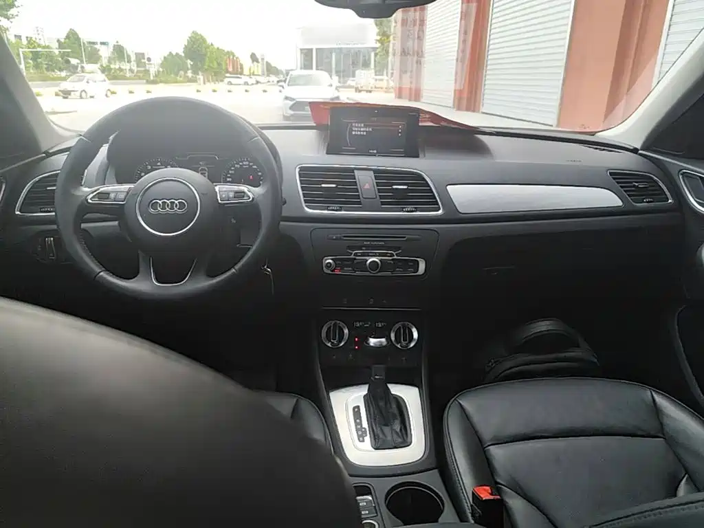 Audi Q3 2014 — фото 10