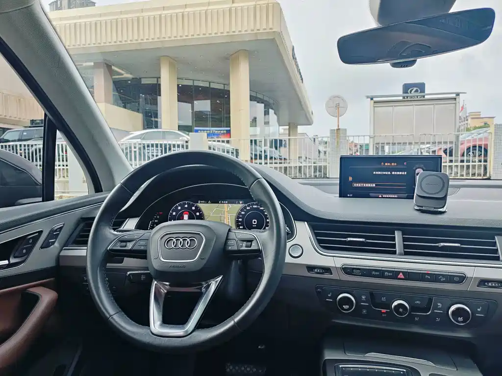 Audi Q7 2019 — фото 14