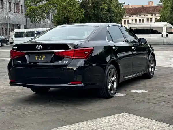 Toyota Crown 2017