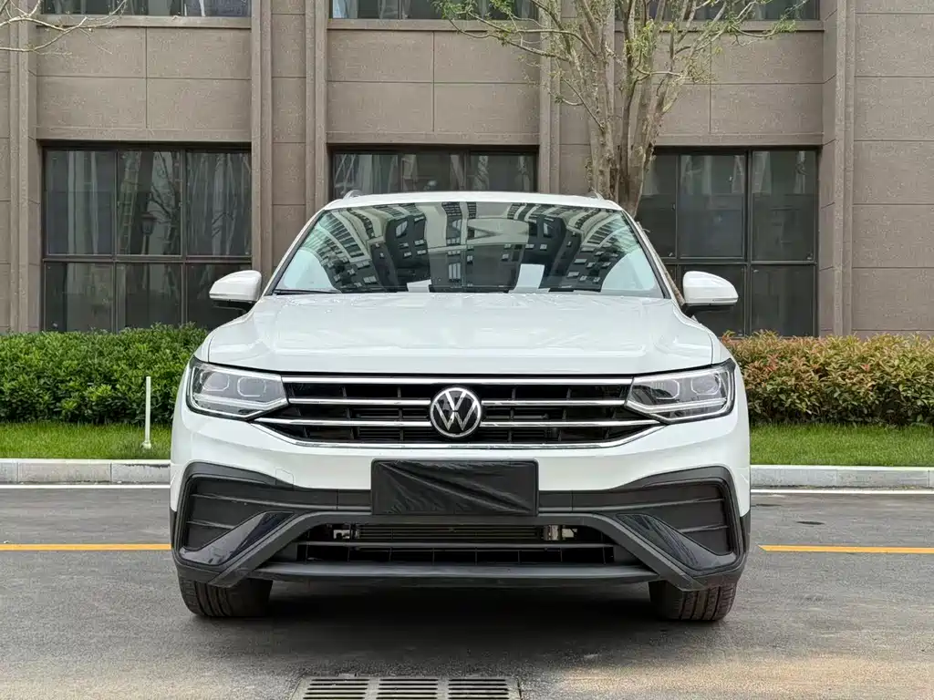 Volkswagen Tiguan L 2023 — фото 2