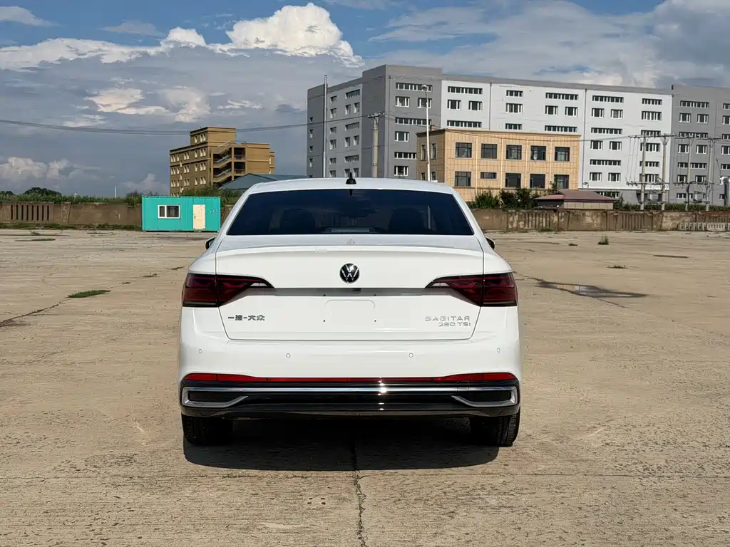 Volkswagen Sagitar 2022