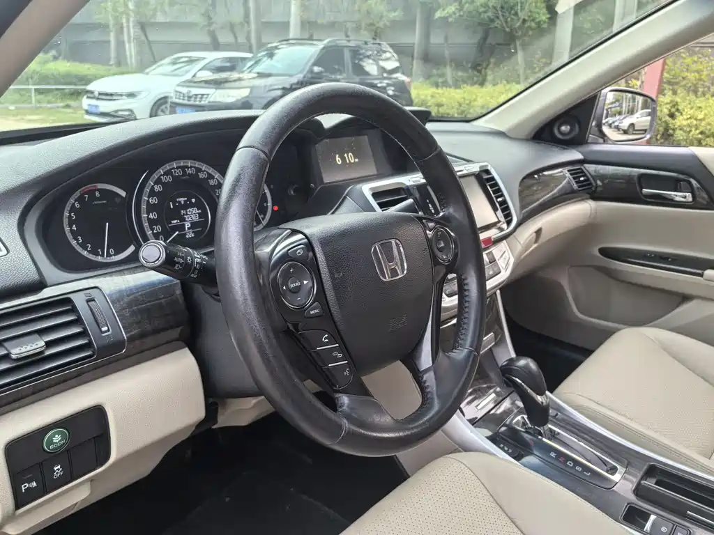 Honda Accord 2014 — фото 13