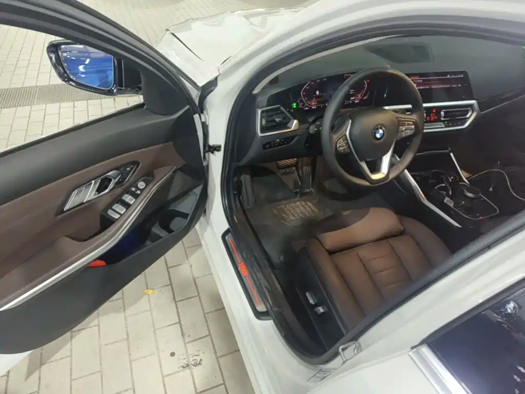 BMW 3 Series 2020 — фото 16